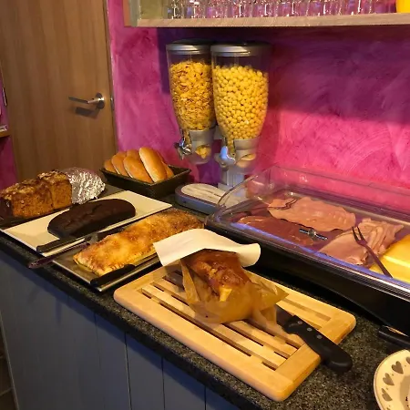 Kudita Nocleg ze śniadaniem 3*